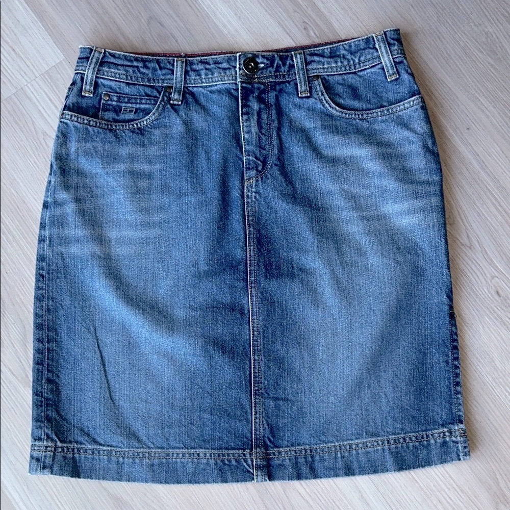Tommy Hilfiger Denim Jean Skirt 8 Blue Side Slit Casual Classic Timeless Casual